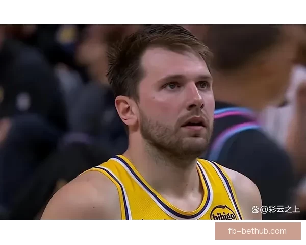 东契奇赛季场均三十分抢断破百比肩科比领跑联盟